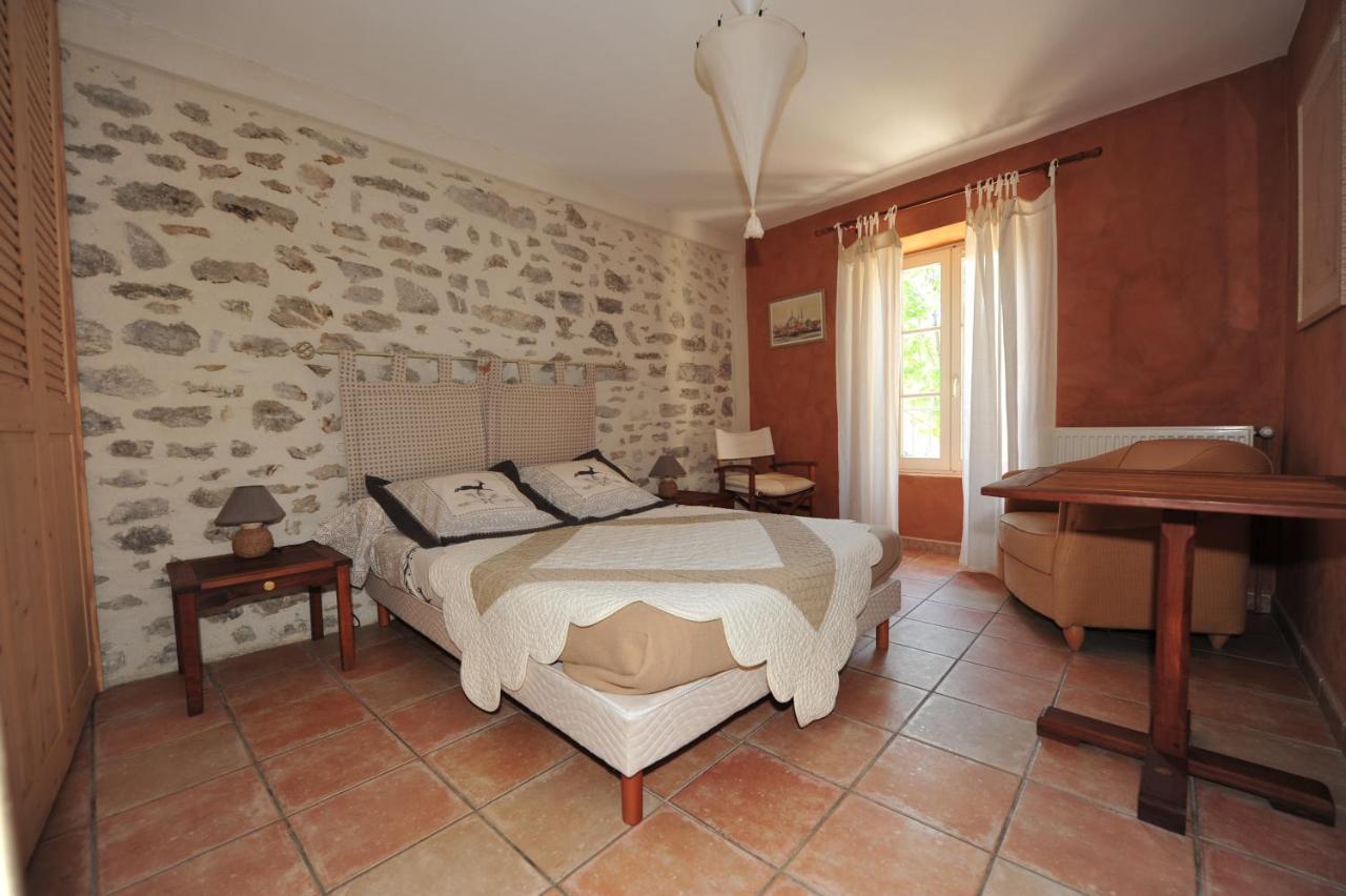 La Rialhe Bed and Breakfast Taulignan Buitenkant foto