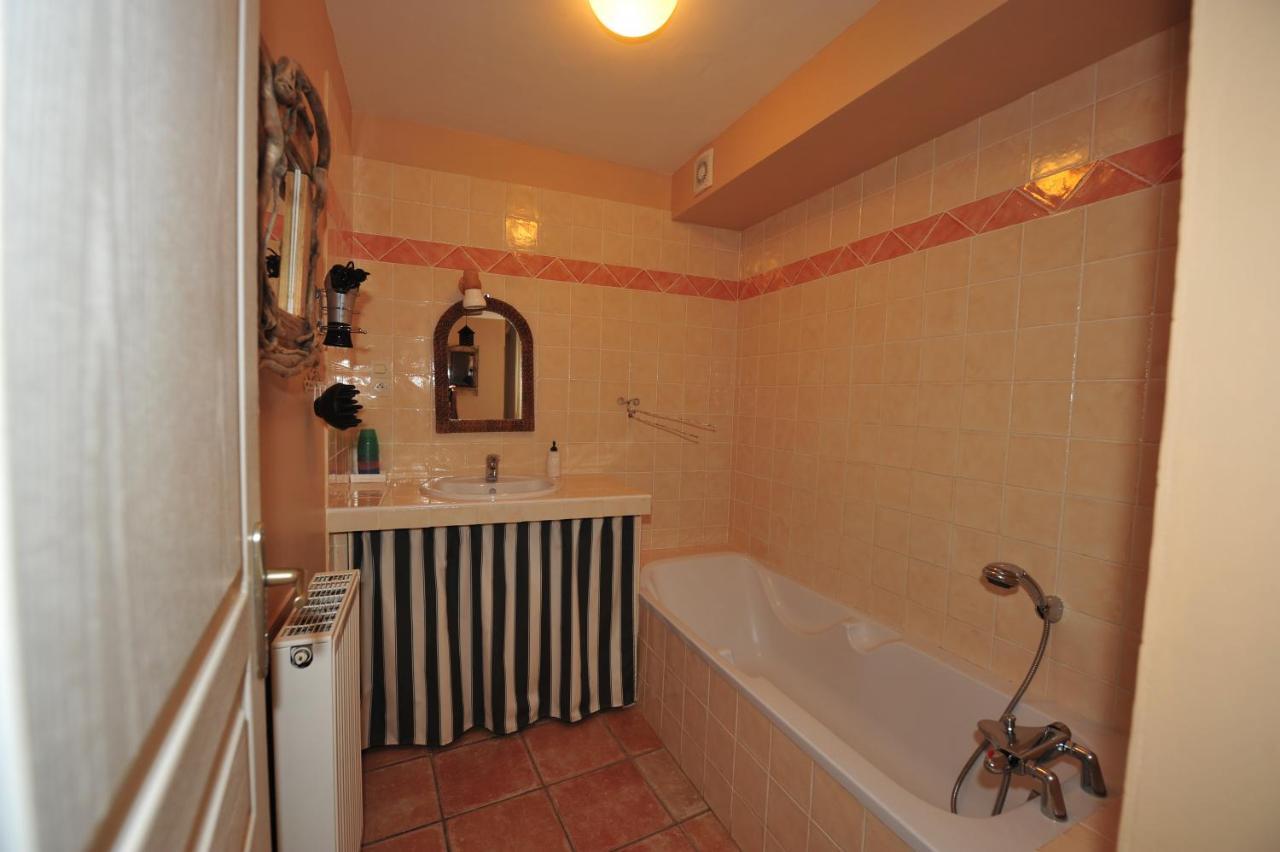 La Rialhe Bed and Breakfast Taulignan Buitenkant foto